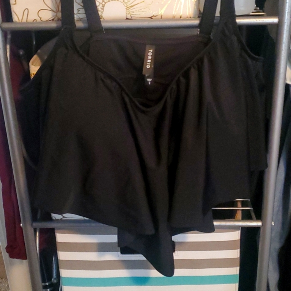 Black Bikini Top V Flounce Torrid 2 2X 18 20